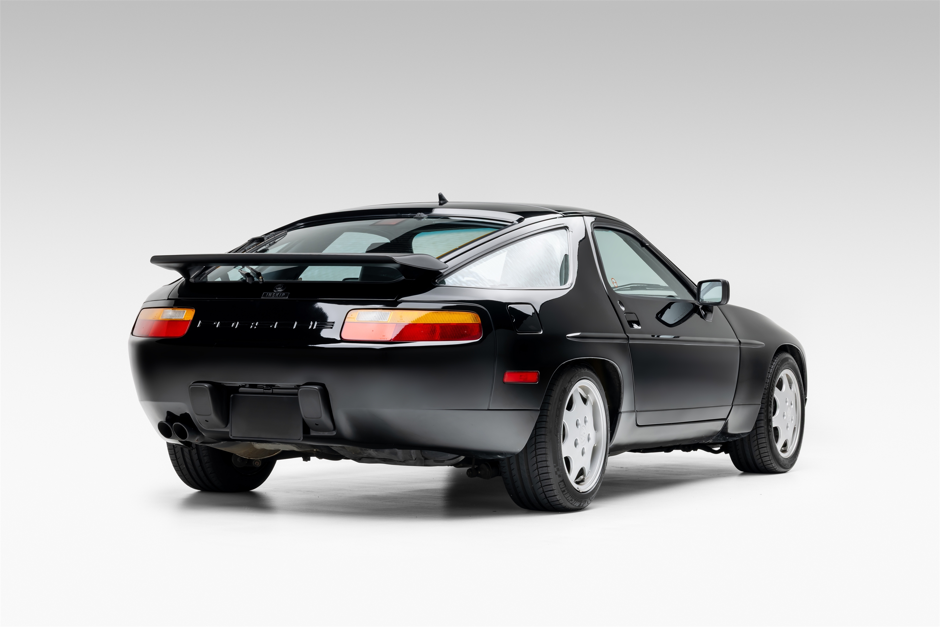1991 Porsche 928 - Photo 6