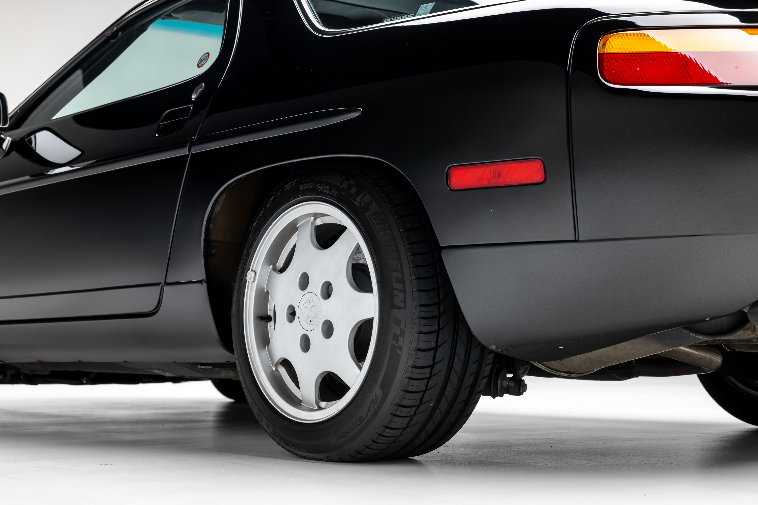 1991 Porsche 928 - Photo 25