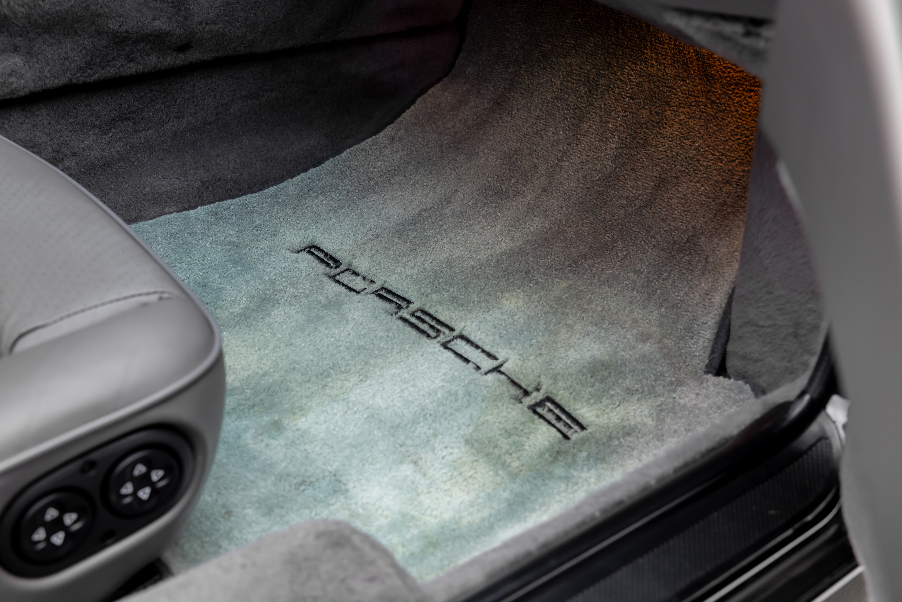 1991 Porsche 928 - Photo 66