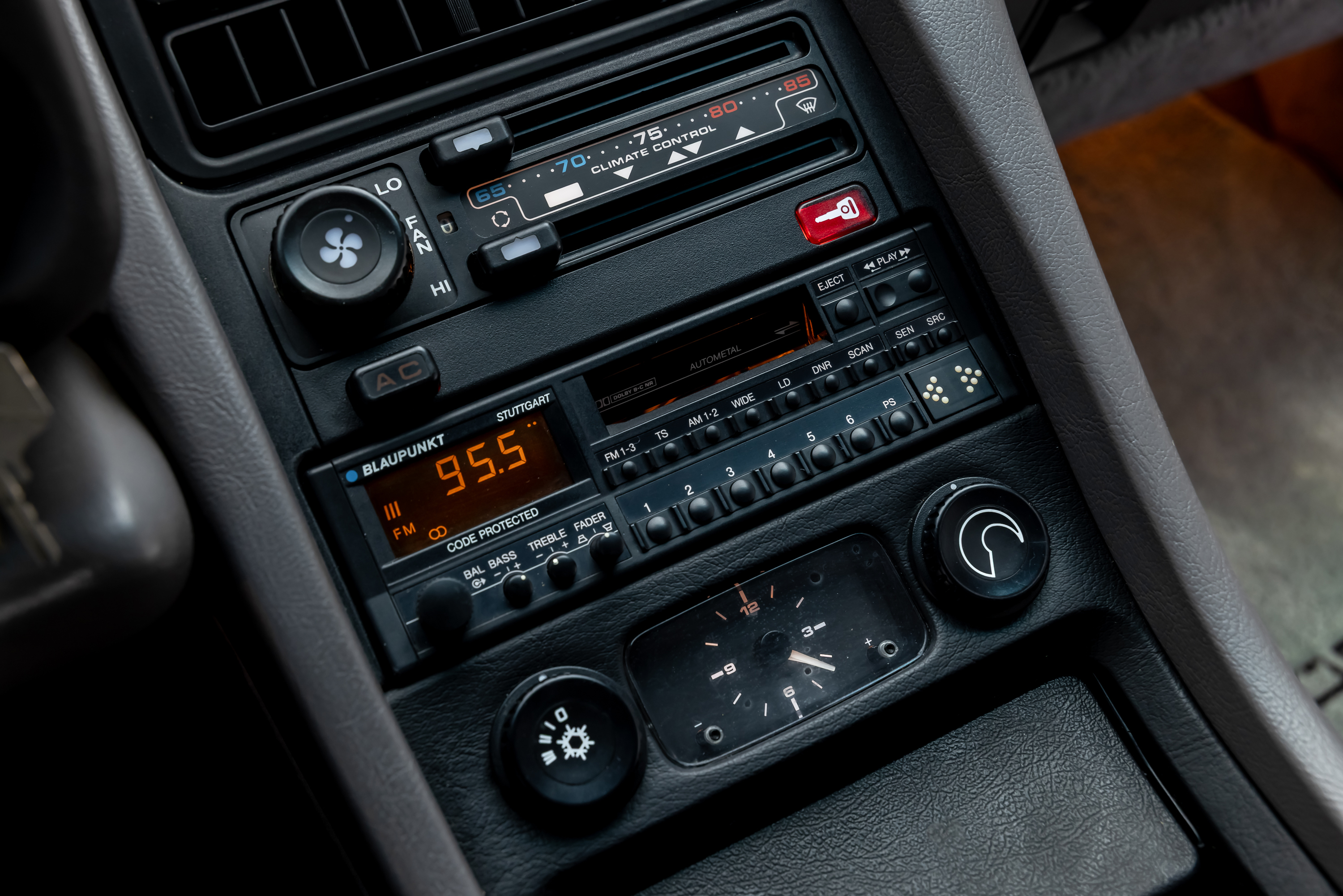 1991 Porsche 928 - Photo 59