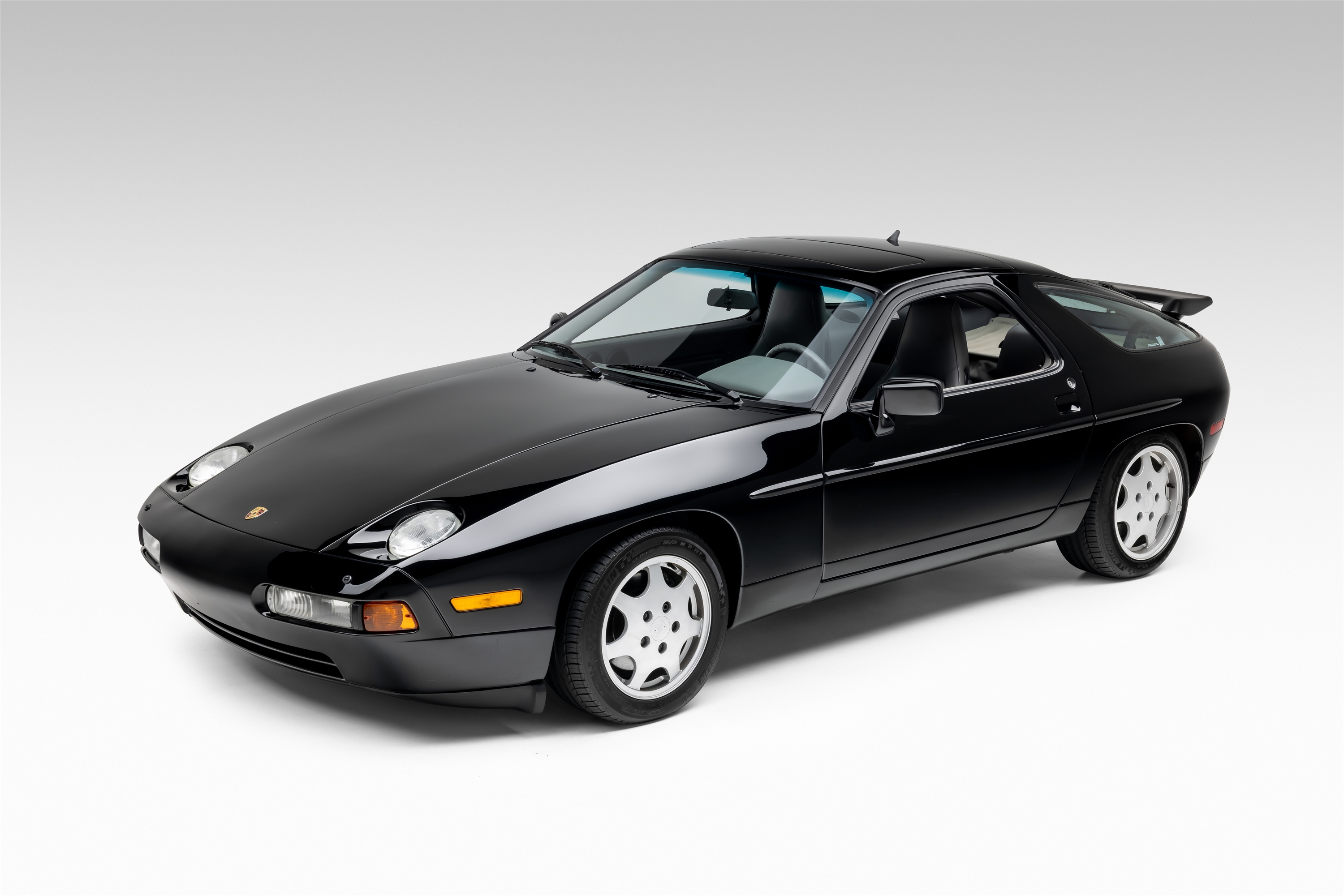 1991 Porsche 928 - Photo 13