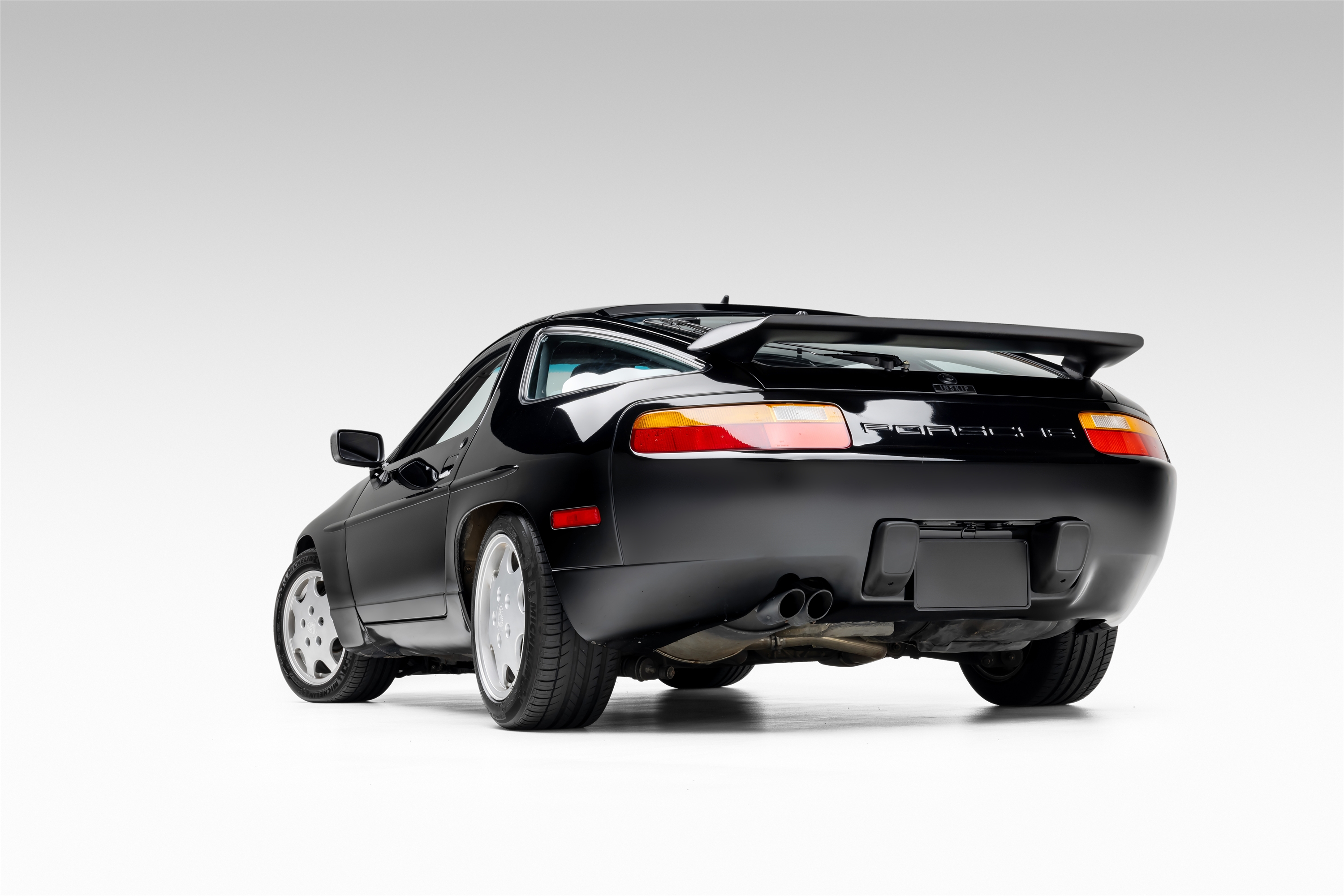 1991 Porsche 928 - Photo 10