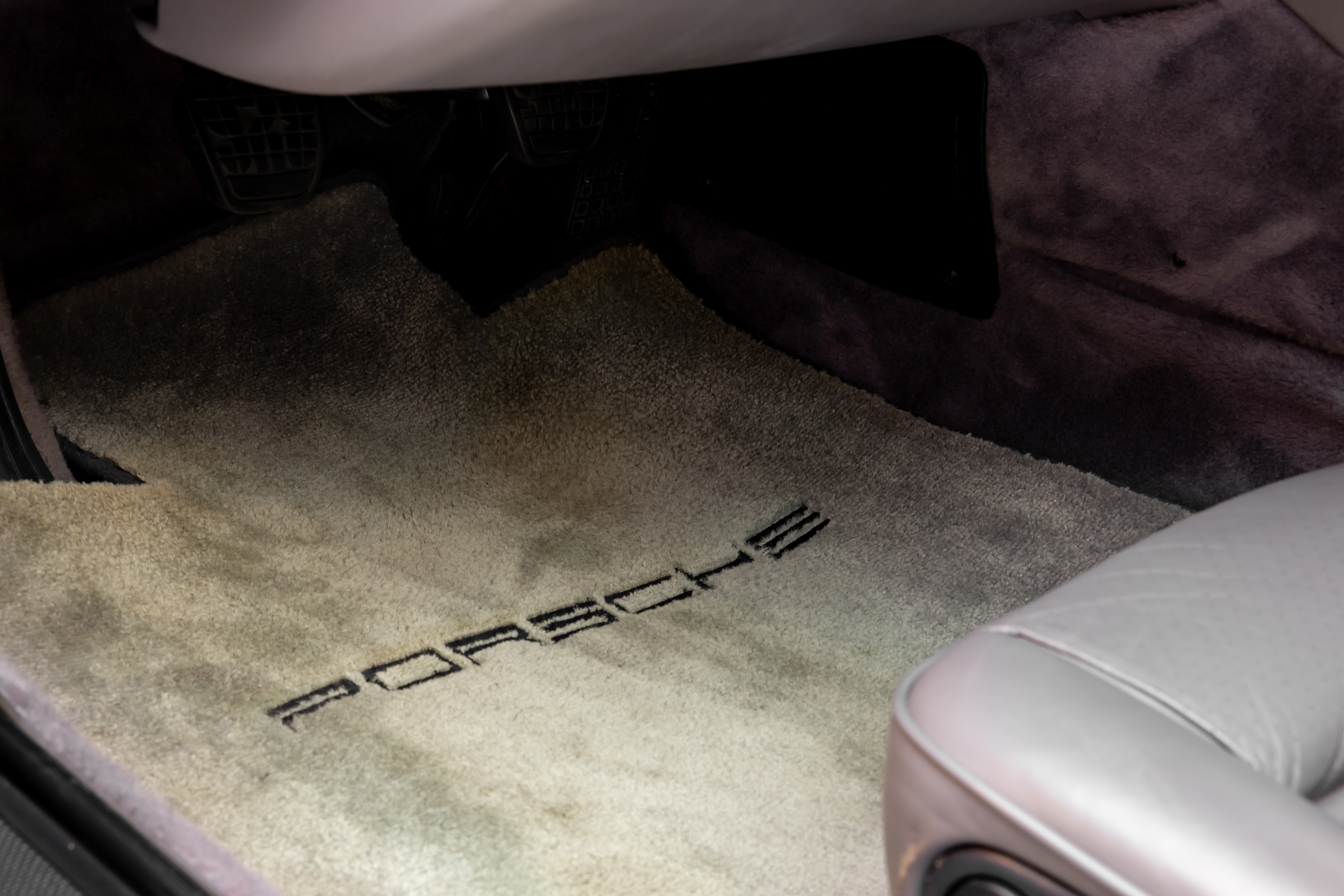 1991 Porsche 928 - Photo 46